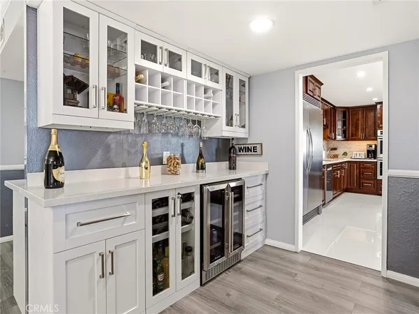 $2,299,992 | 1426 East Tujunga Avenue, Burbank, CA 91501