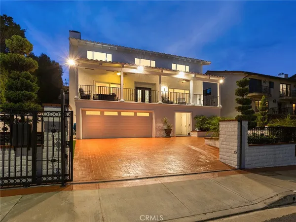 $2,299,992 | 1426 East Tujunga Avenue, Burbank, CA 91501