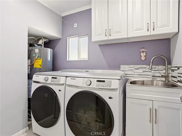 $2,299,992 | 1426 East Tujunga Avenue, Burbank, CA 91501