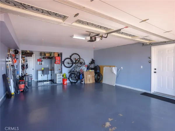 $2,299,992 | 1426 East Tujunga Avenue, Burbank, CA 91501