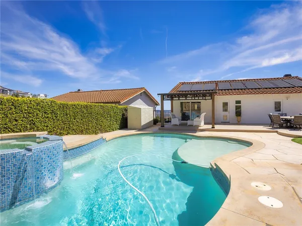$2,299,992 | 1426 East Tujunga Avenue, Burbank, CA 91501