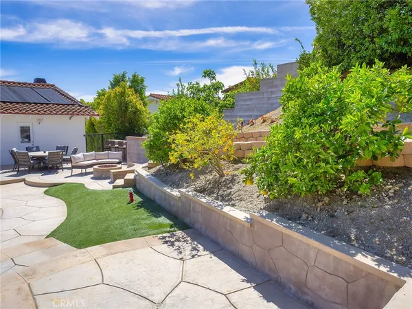 $2,299,992 | 1426 East Tujunga Avenue, Burbank, CA 91501