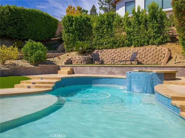 $2,299,992 | 1426 East Tujunga Avenue, Burbank, CA 91501
