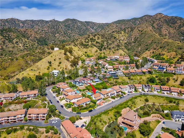 $2,299,992 | 1426 East Tujunga Avenue, Burbank, CA 91501