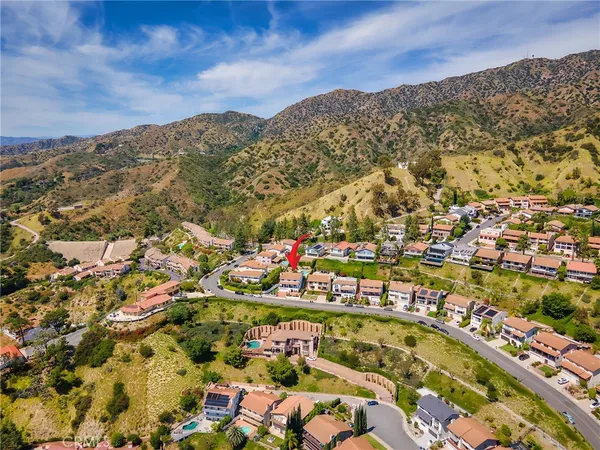 $2,299,992 | 1426 East Tujunga Avenue, Burbank, CA 91501