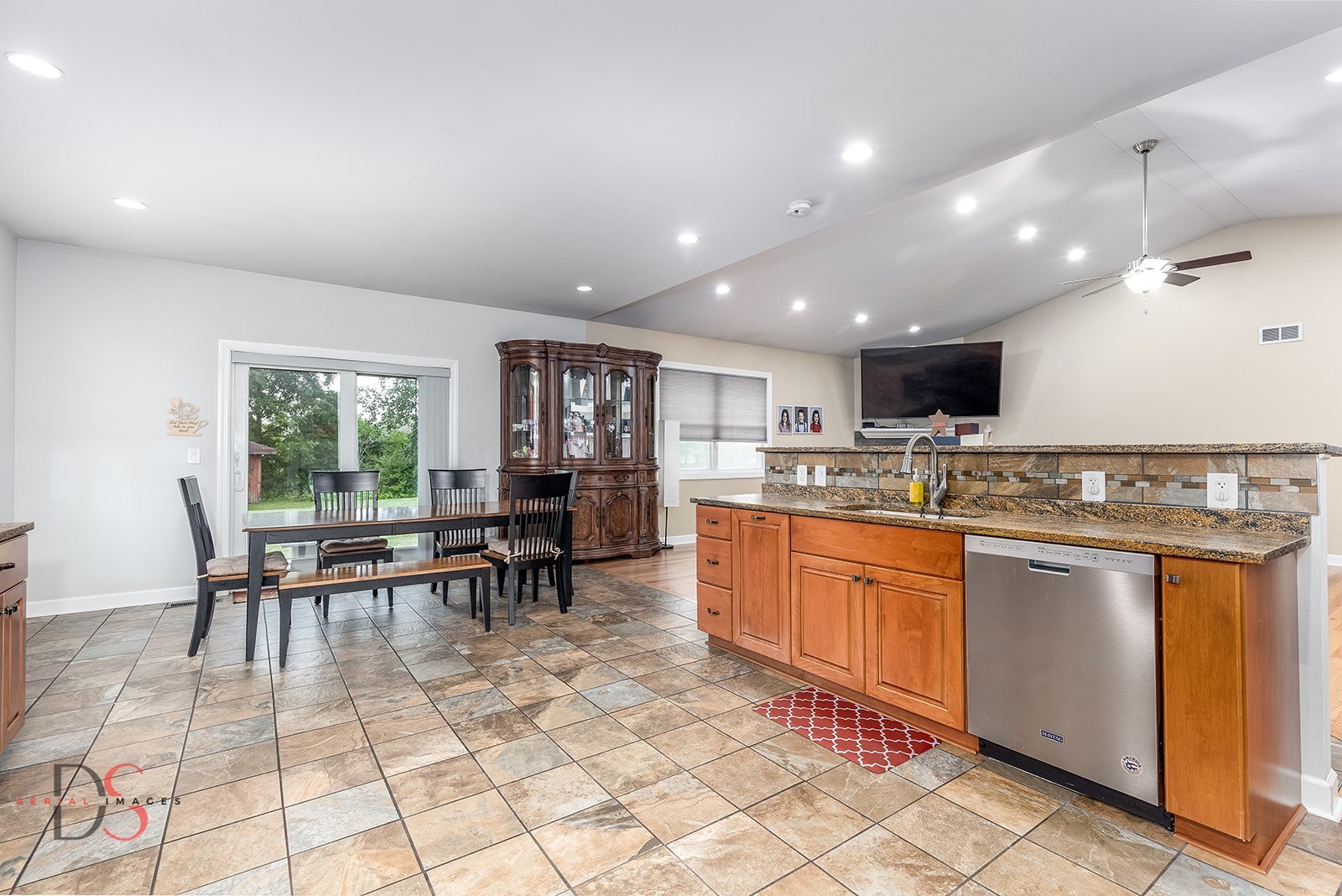 1661 Locust Road Morris, IL 60450 - Photo 14 of 35 Gallery Image 14