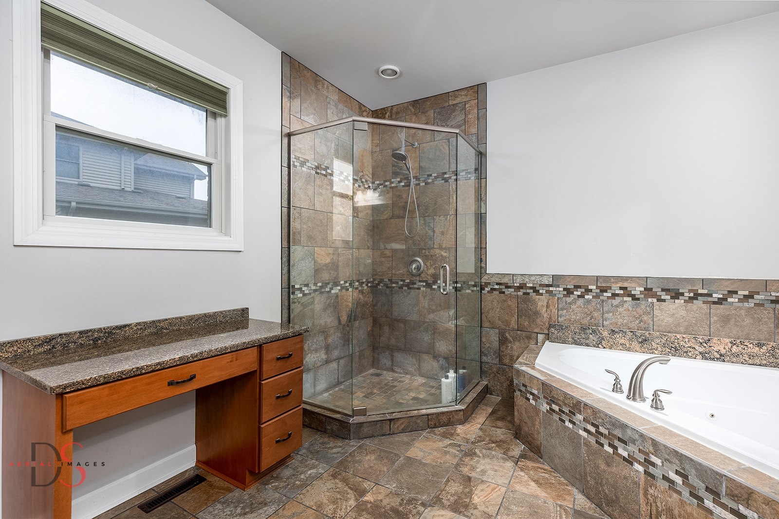 1661 Locust Road Morris, IL 60450 - Photo 21 of 35 Gallery Image 21