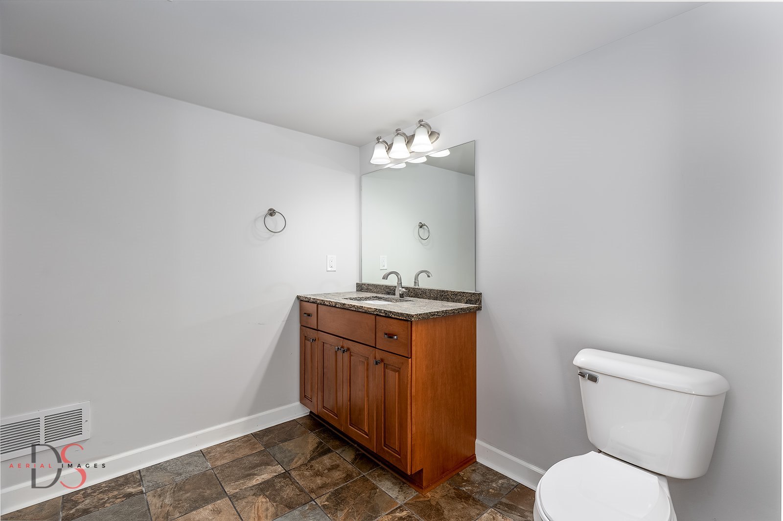 1661 Locust Road Morris, IL 60450 - Photo 25 of 35 Gallery Image 25