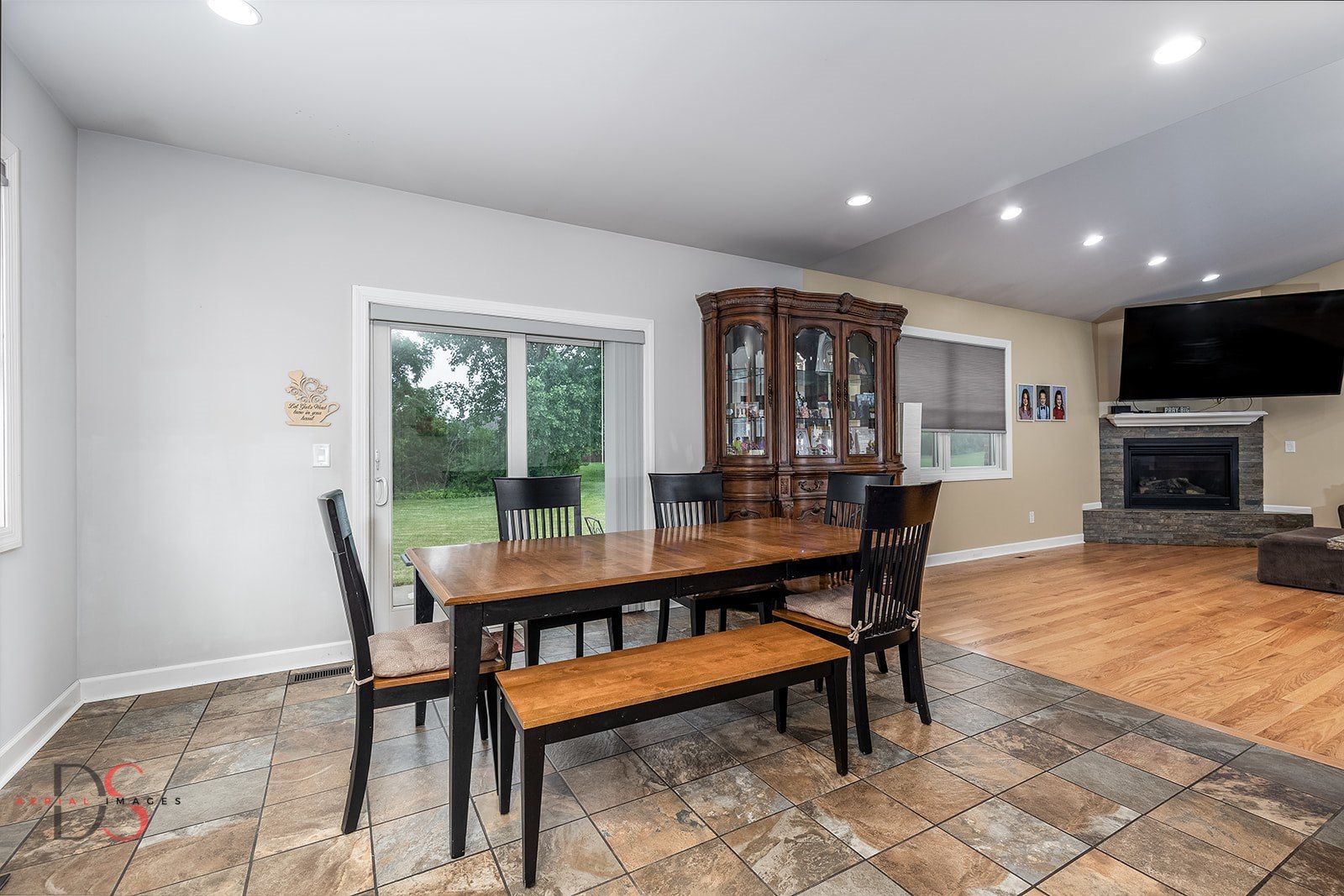 1661 Locust Road Morris, IL 60450 - Photo 10 of 35 Gallery Image 10