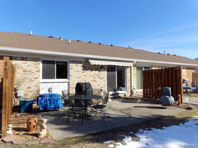17485 Rudgate Street, Unit 33 Southgate, MI 48195 - Photo 3 of 29 05. CEMENT PATIO FOR YOUR OUTDOOR ENTERTAINING!