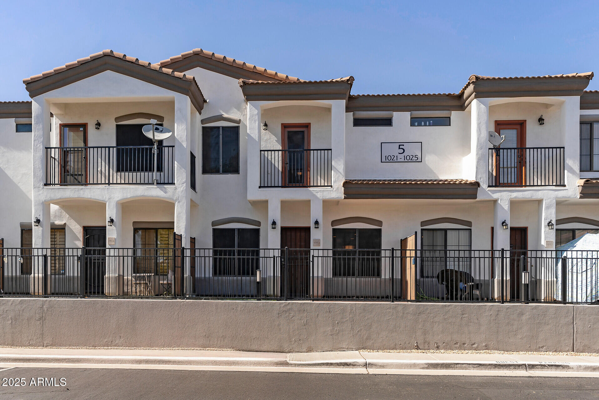 3150 East Beardsley Road, Unit 1023 Phoenix, AZ 85050 - Photo 3 of 48 04_3150_E_Beardsley_Rd_Unit_10234_mls