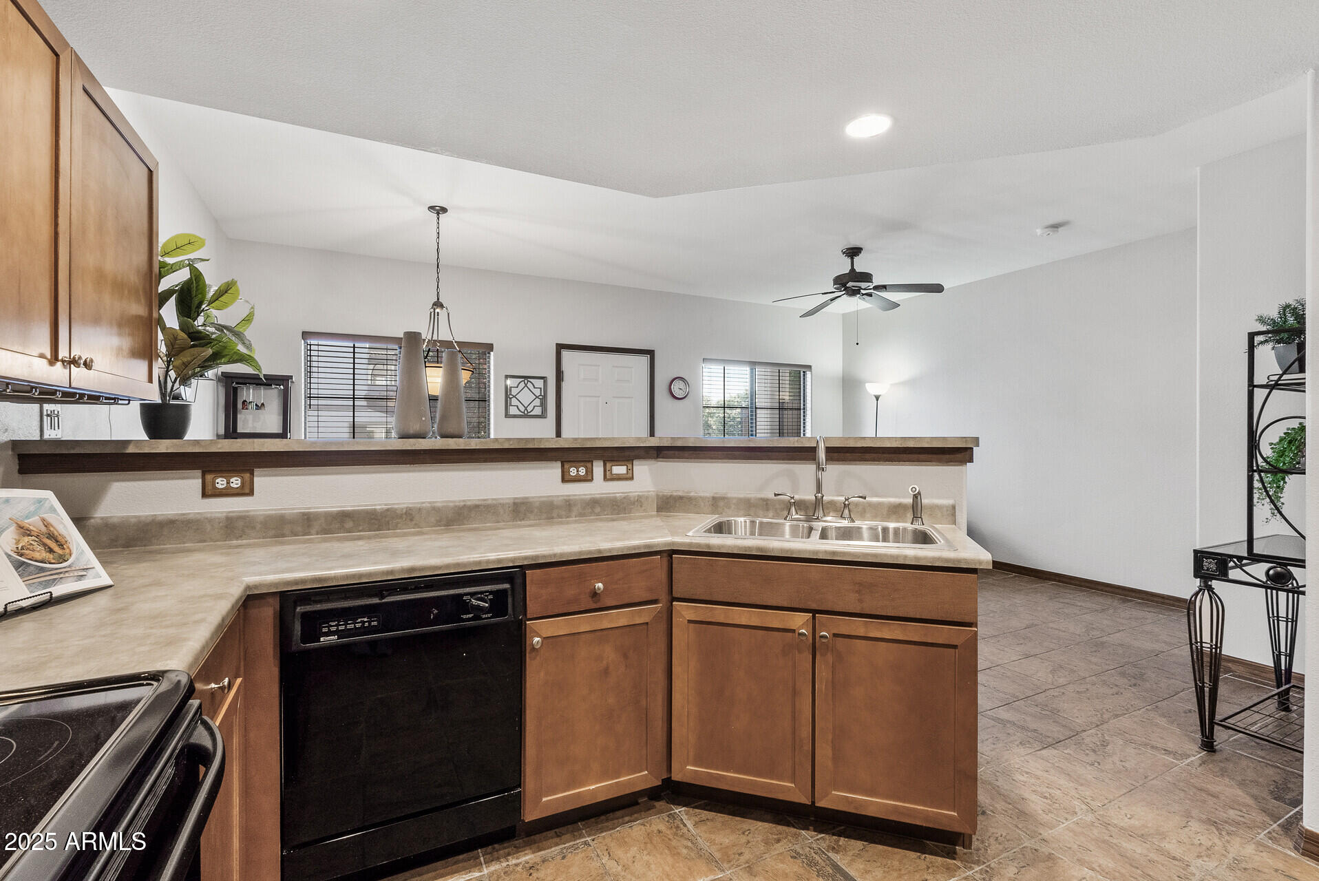 3150 East Beardsley Road, Unit 1023 Phoenix, AZ 85050 - Photo 9 of 48 14_3150_E_Beardsley_Rd_Unit_102314_mls
