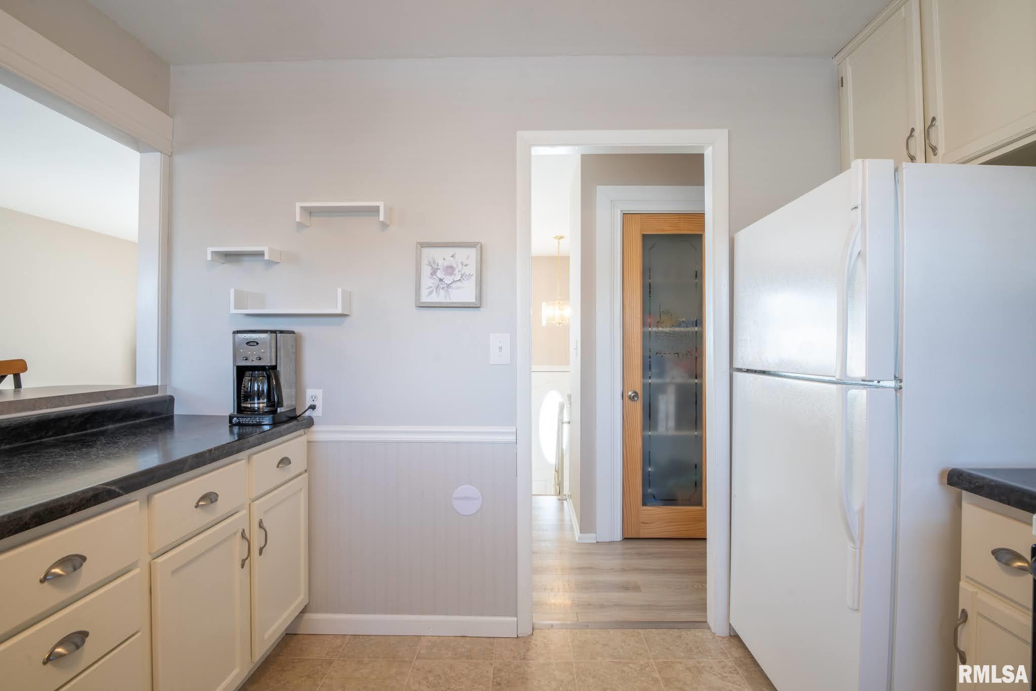 6320 North Hamilton Road Peoria, IL 61614 - Photo 11 of 34 Gallery Image 11