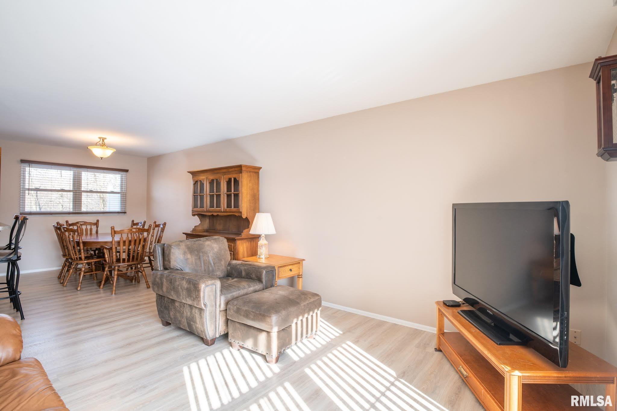6320 North Hamilton Road Peoria, IL 61614 - Photo 3 of 34 Gallery Image 3