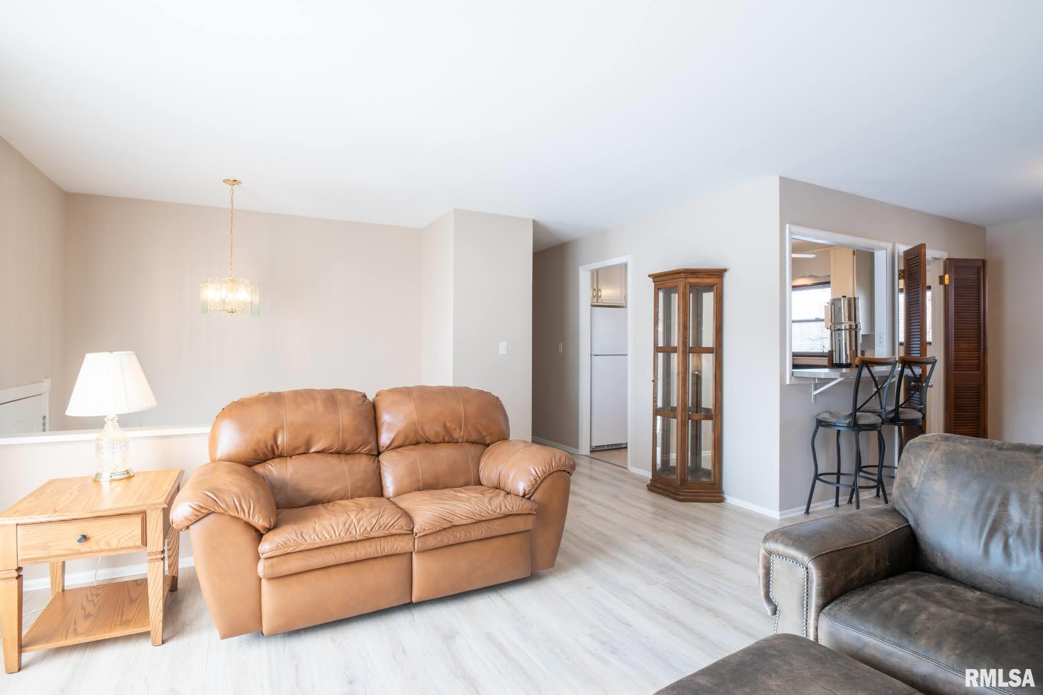 6320 North Hamilton Road Peoria, IL 61614 - Photo 4 of 34 Gallery Image 4