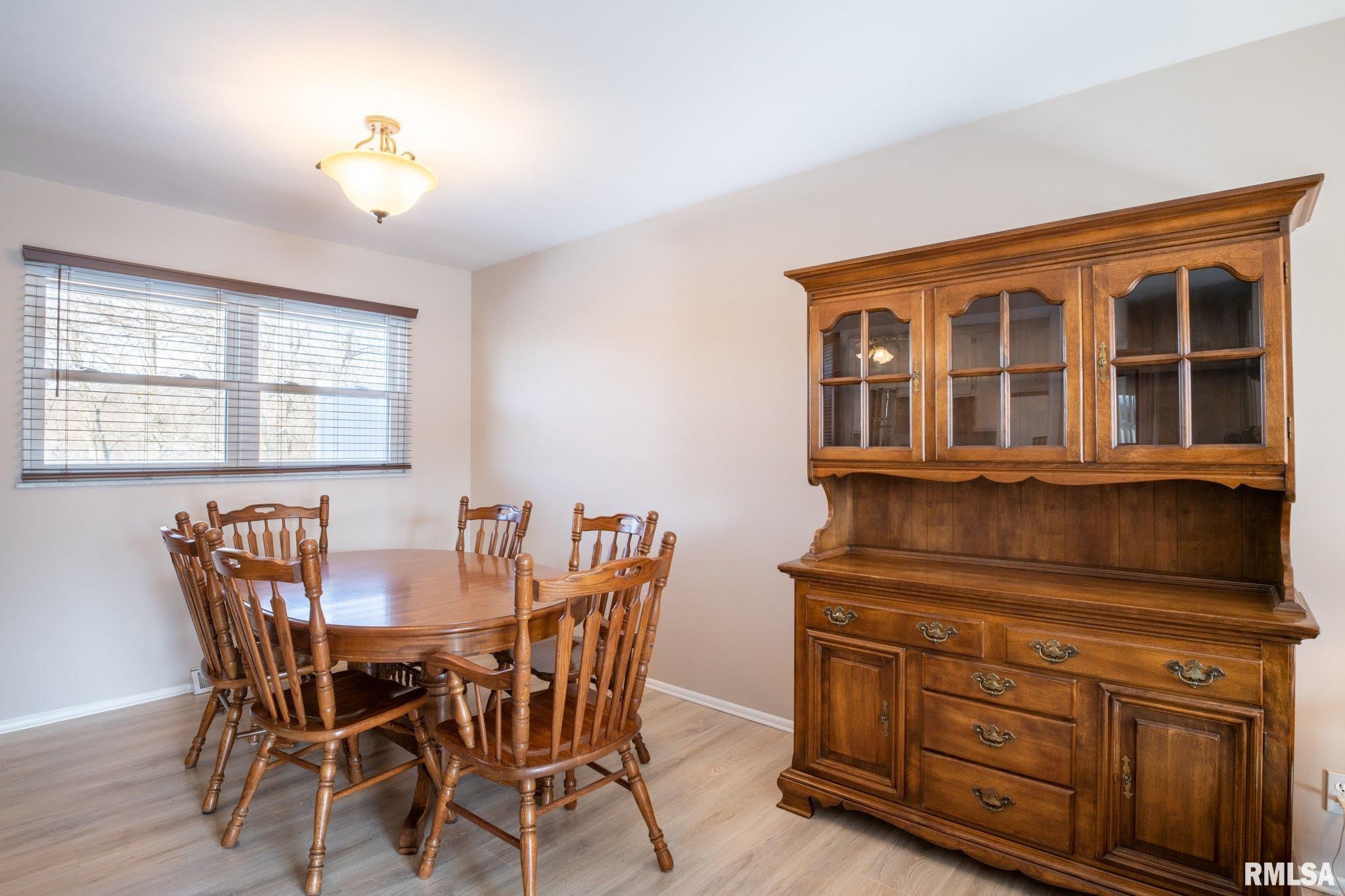 6320 North Hamilton Road Peoria, IL 61614 - Photo 6 of 34 Gallery Image 6