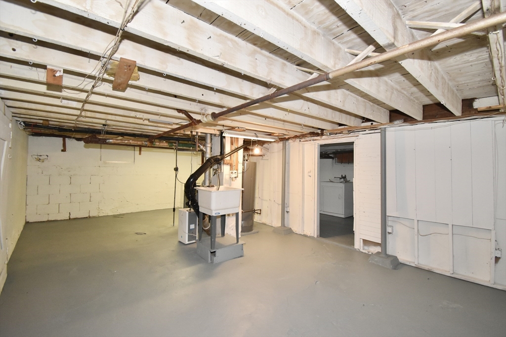 34 Castle Street Springfield, MA 01118 - Photo 35 of 39