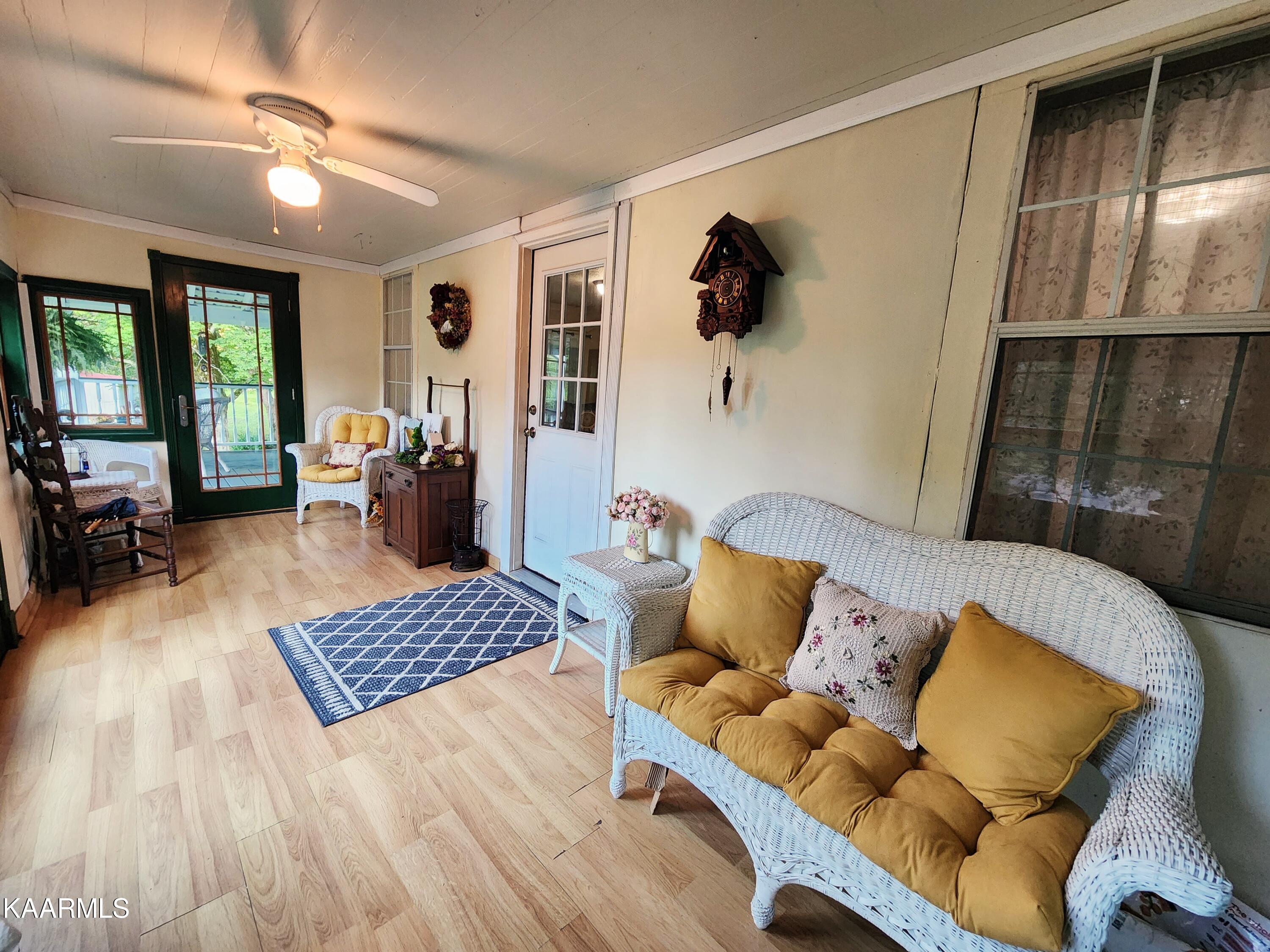 424 Poplar Springs Road Kingston, TN 37763 - Photo 21 of 59 Sunroom