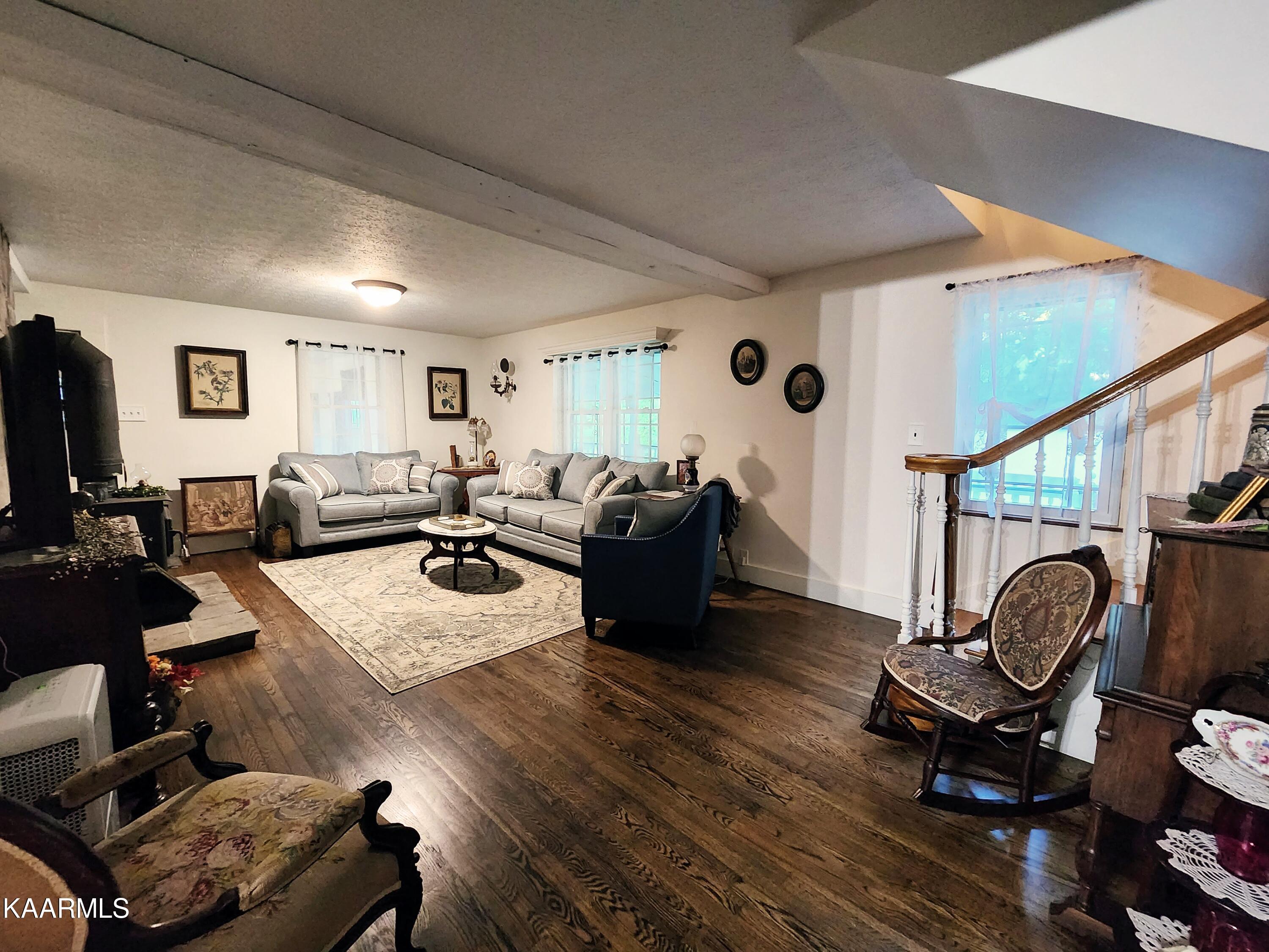 424 Poplar Springs Road Kingston, TN 37763 - Photo 27 of 59 Living Room
