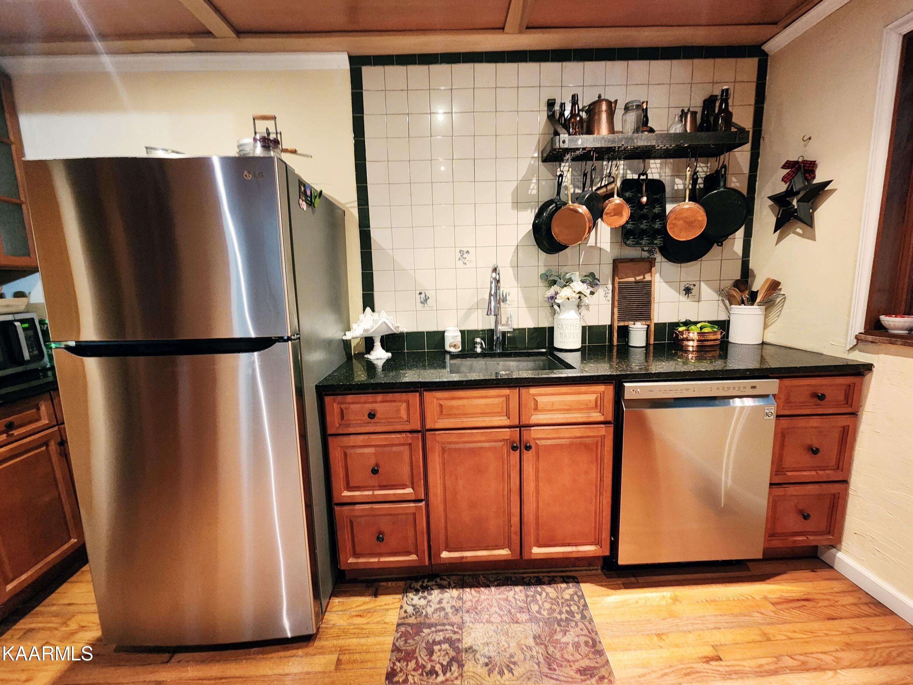 424 Poplar Springs Road Kingston, TN 37763 - Photo 30 of 59 Kitchen