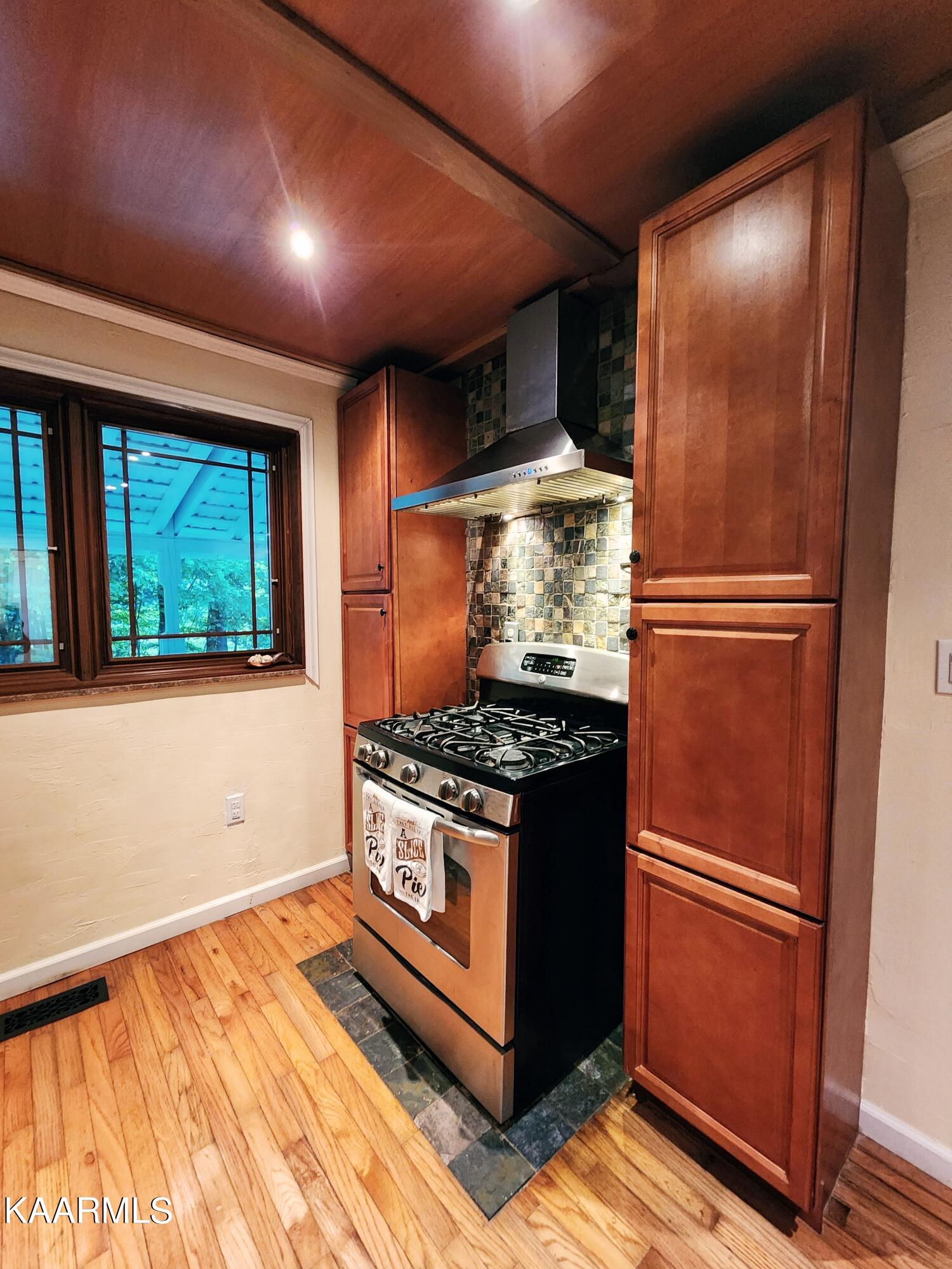 424 Poplar Springs Road Kingston, TN 37763 - Photo 32 of 59 Kitchen