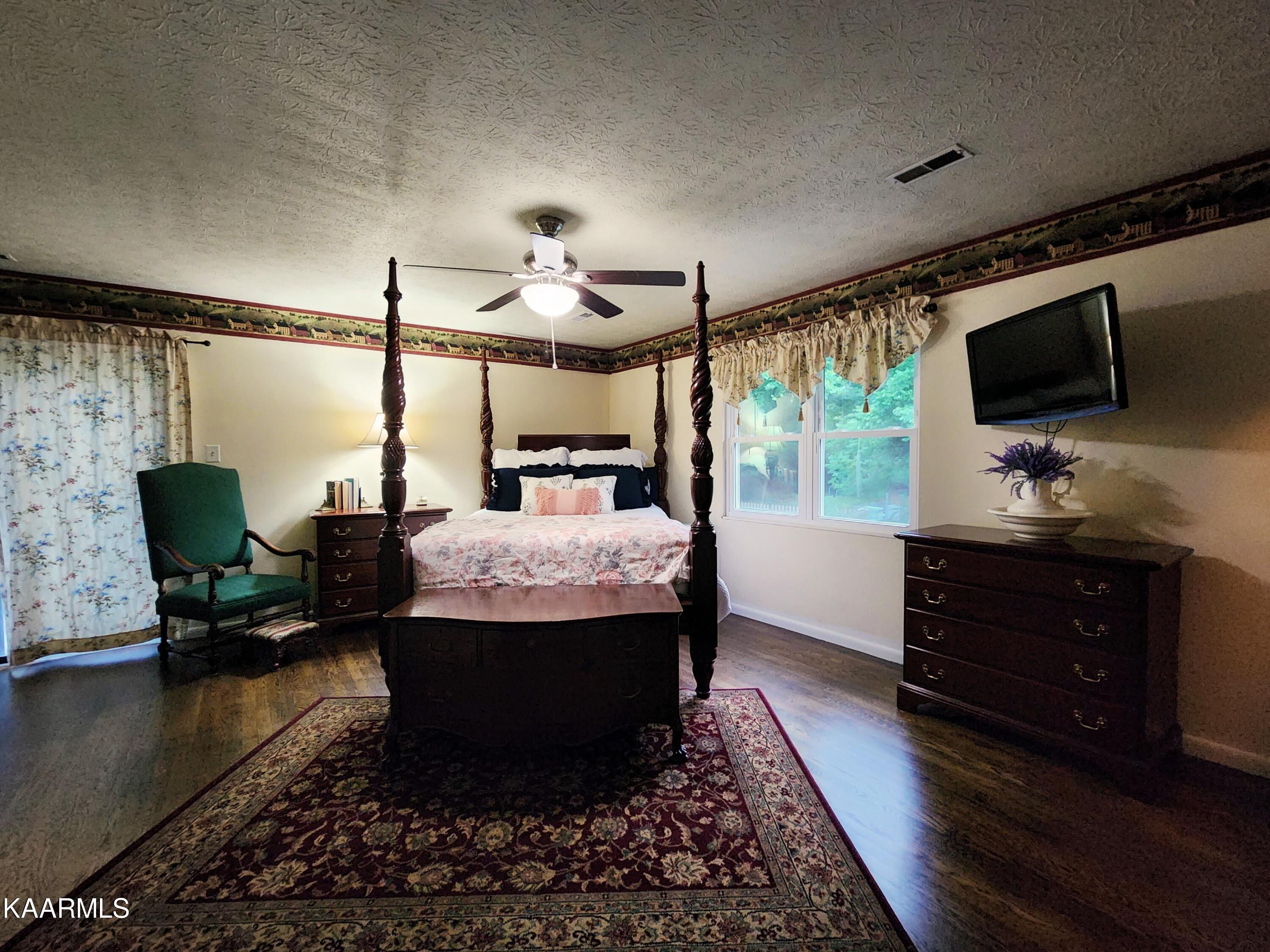 424 Poplar Springs Road Kingston, TN 37763 - Photo 46 of 59 Master Bedroom