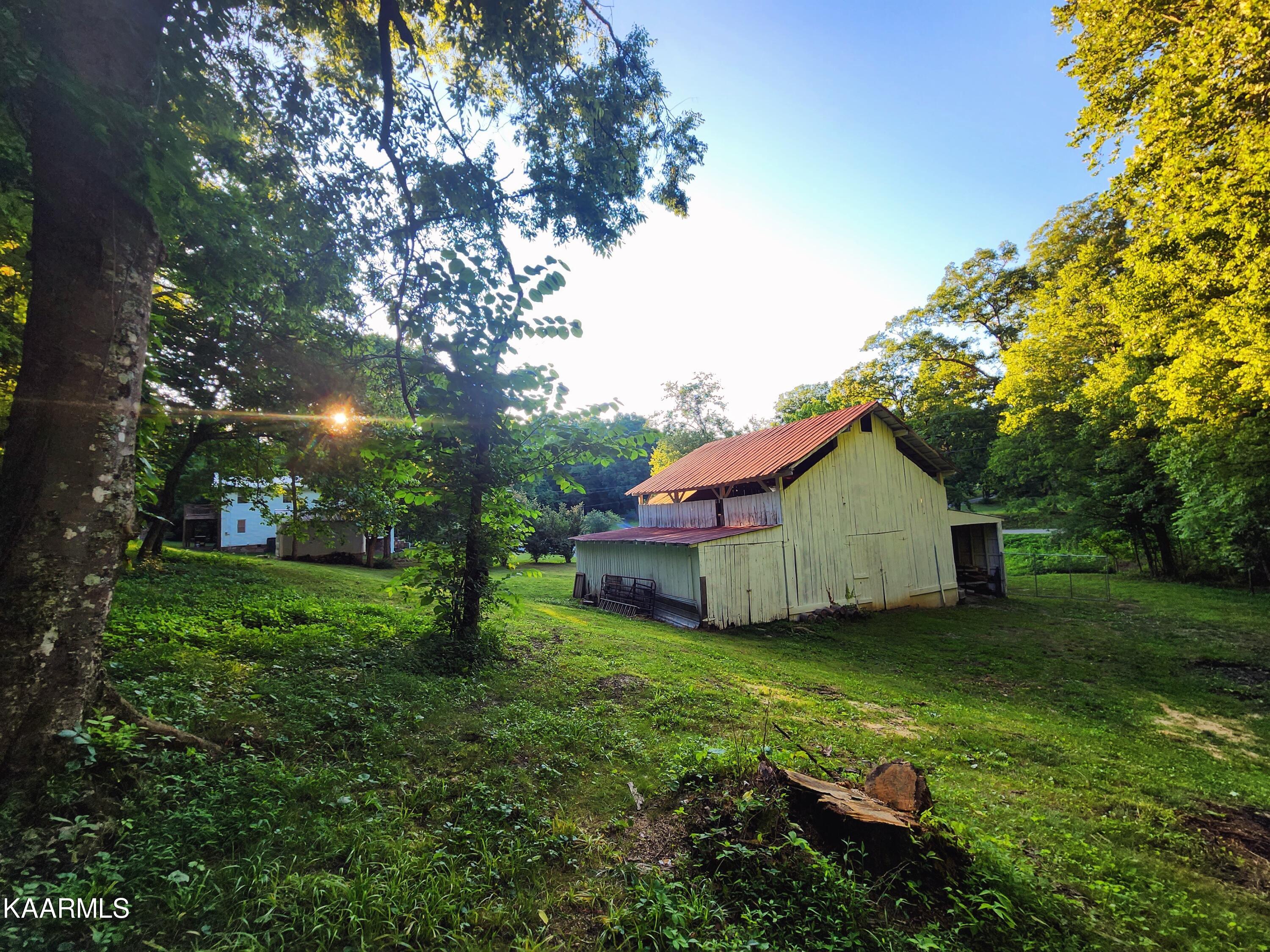 424 Poplar Springs Road Kingston, TN 37763 - Photo 54 of 59 Barn