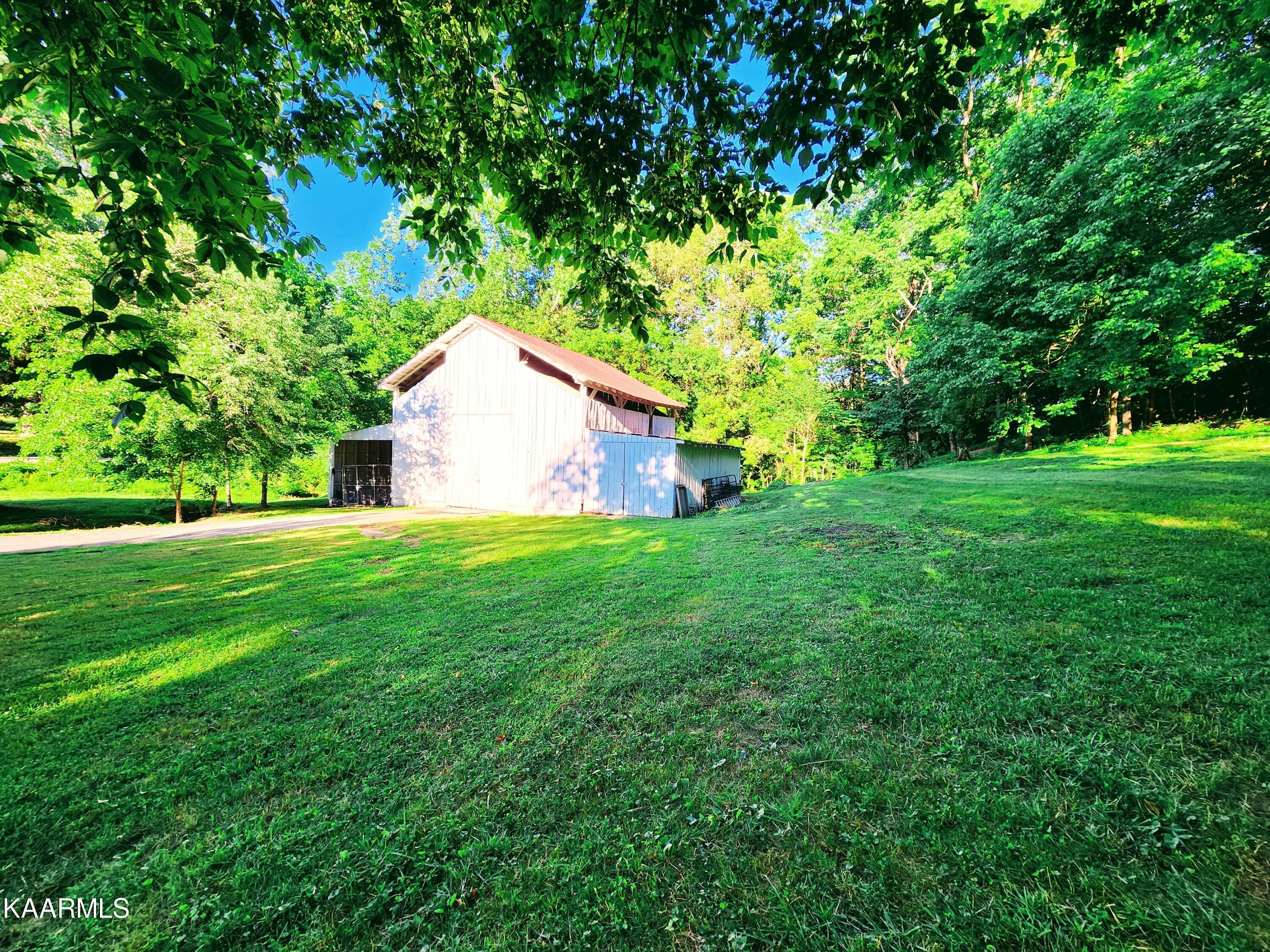 424 Poplar Springs Road Kingston, TN 37763 - Photo 6 of 59 Barn
