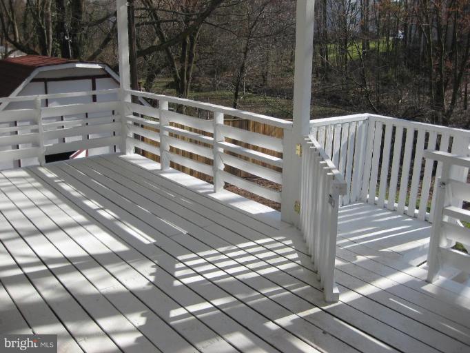 611 Poplar Road Sterling, VA 20164 - Photo 8 of 18 Deck