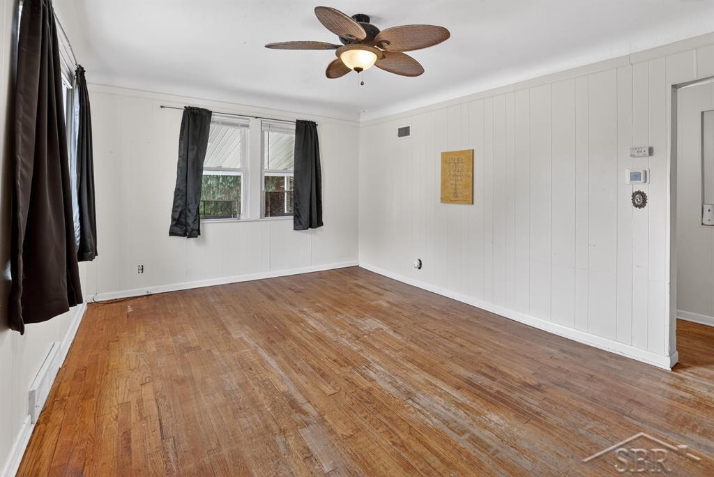 602 South Hampton Street Bay City, MI 48708 - Photo 4 of 20