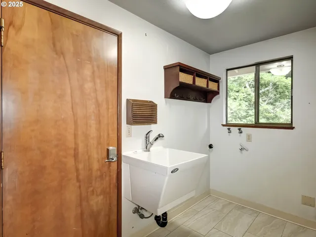 $1,085,000 | 36905 Southwest Goddard Road, Cornelius, OR 97113