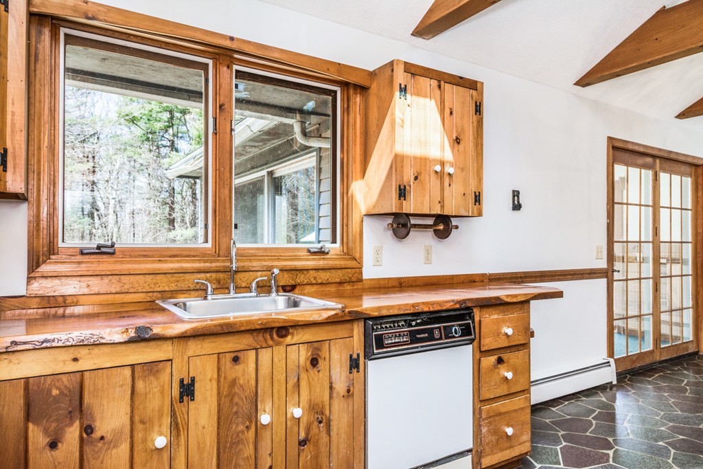 749 S Road Templeton, MA 01468 - Photo 8 of 23
