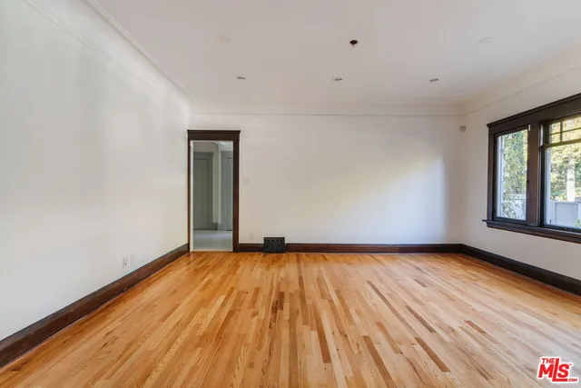 $8,000 | 2027 Canyon Drive, Los Angeles, CA 90068