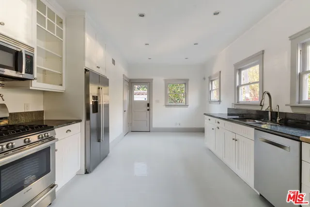 $8,000 | 2027 Canyon Drive, Los Angeles, CA 90068