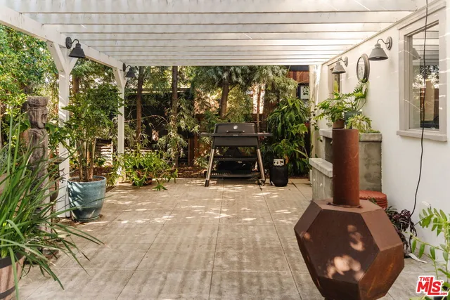 $8,000 | 2027 Canyon Drive, Los Angeles, CA 90068