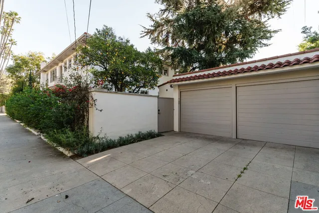 $8,000 | 2027 Canyon Drive, Los Angeles, CA 90068