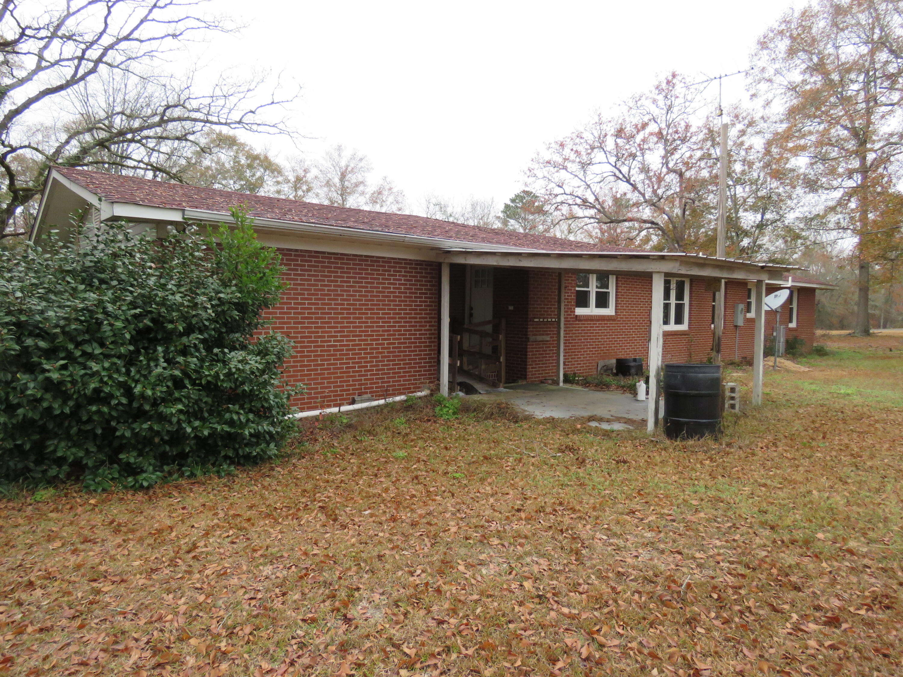 695 Hartzog Road Barnwell, SC 29812 - Photo 2 of 21 IMG_9594