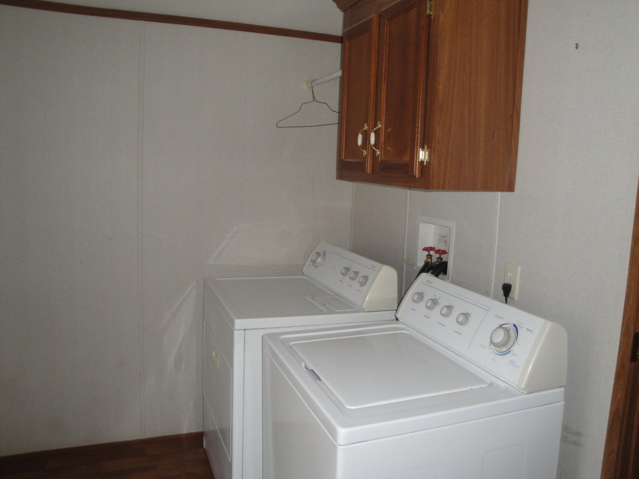 92 Rt Bartow, WV 24920 - Photo 20 of 21 Laundry Room