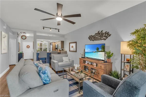 $280,500 | 350 Newport Drive, Unit 1902, Naples, FL 34114