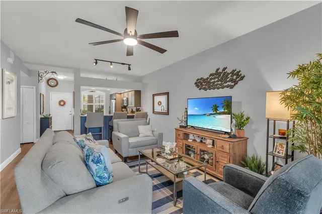 $296,500 | 350 Newport Drive, Unit 1902, Naples, FL 34114