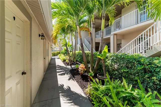 $296,500 | 350 Newport Drive, Unit 1902, Naples, FL 34114