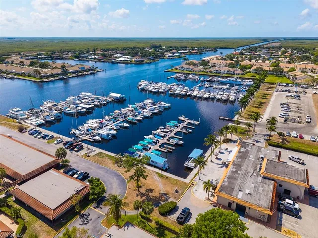 $296,500 | 350 Newport Drive, Unit 1902, Naples, FL 34114