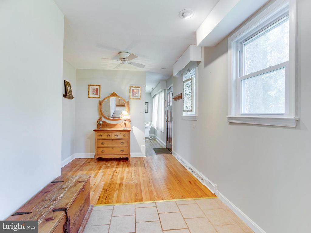 1249 Maple Road Arnold, MD 21012 - Photo 11 of 44 Gallery Image 11