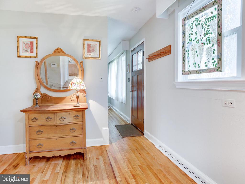 1249 Maple Road Arnold, MD 21012 - Photo 12 of 44 Gallery Image 12
