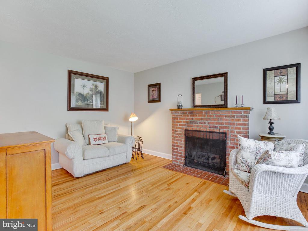 1249 Maple Road Arnold, MD 21012 - Photo 13 of 44 Gallery Image 13