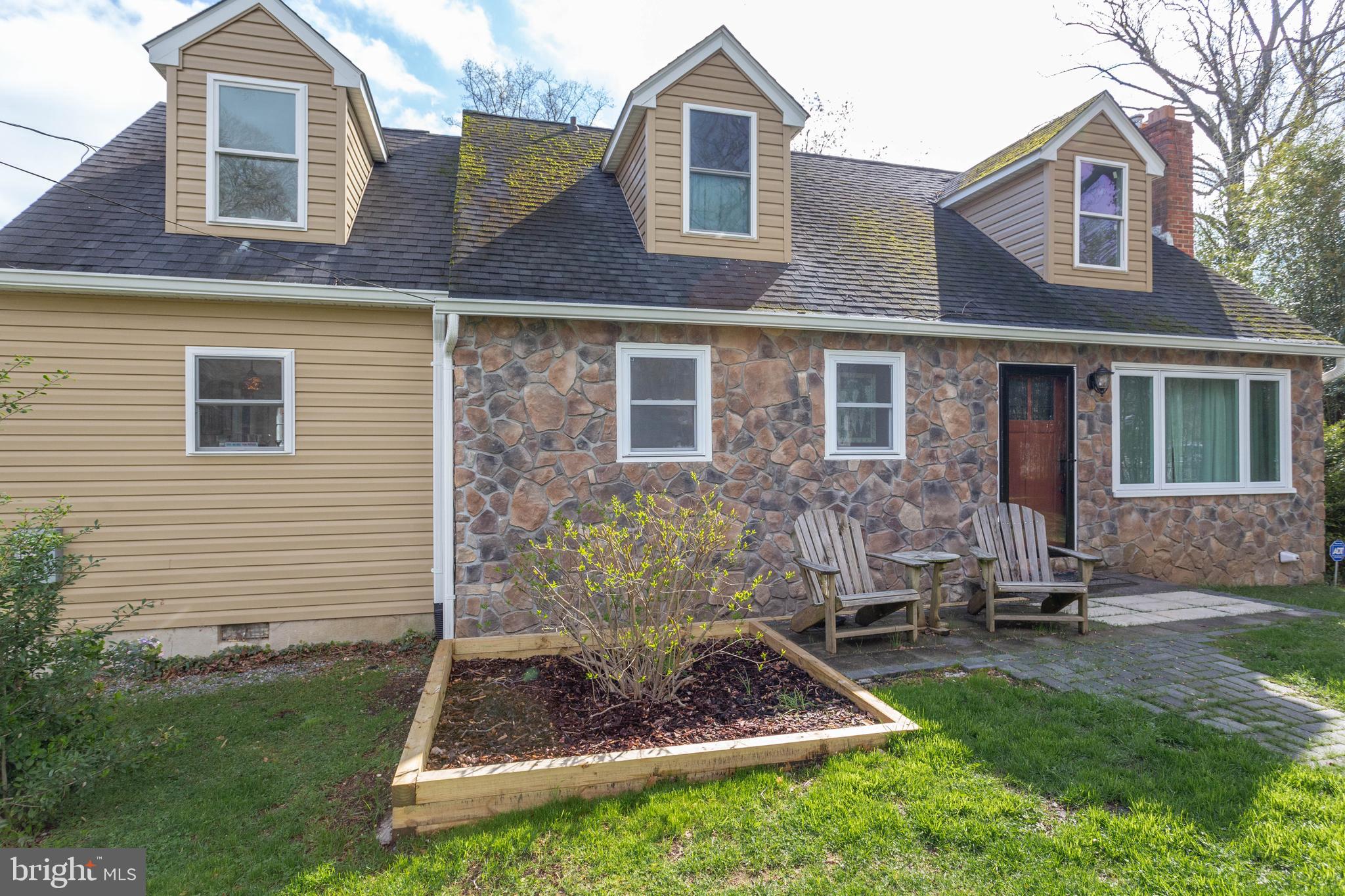 1249 Maple Road Arnold, MD 21012 - Photo 4 of 44 Gallery Image 4