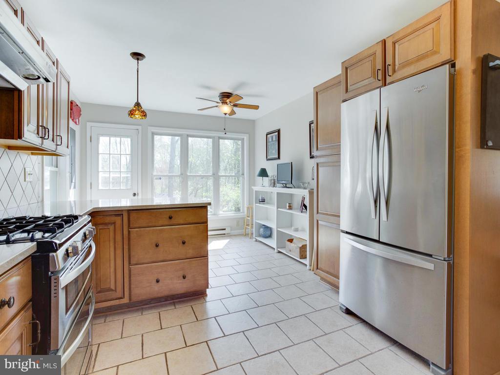 1249 Maple Road Arnold, MD 21012 - Photo 7 of 44 Gallery Image 7