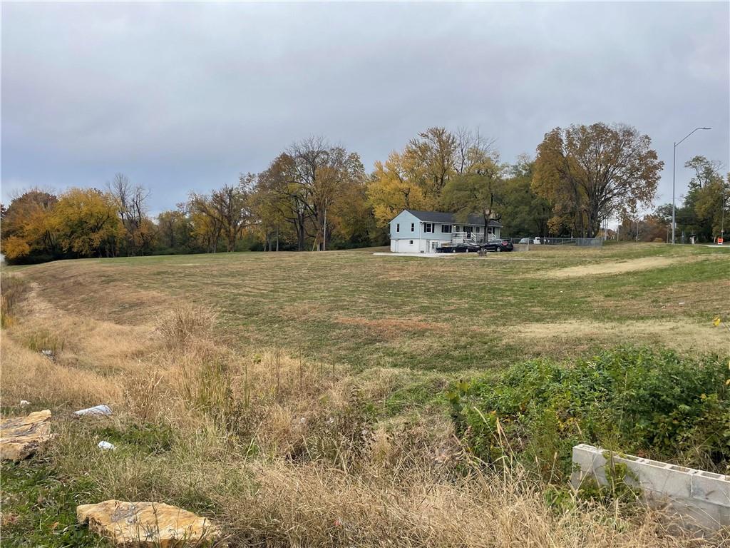 9250 Blue Ridge Boulevard Kansas City, MO 64138 - Photo 3 of 4