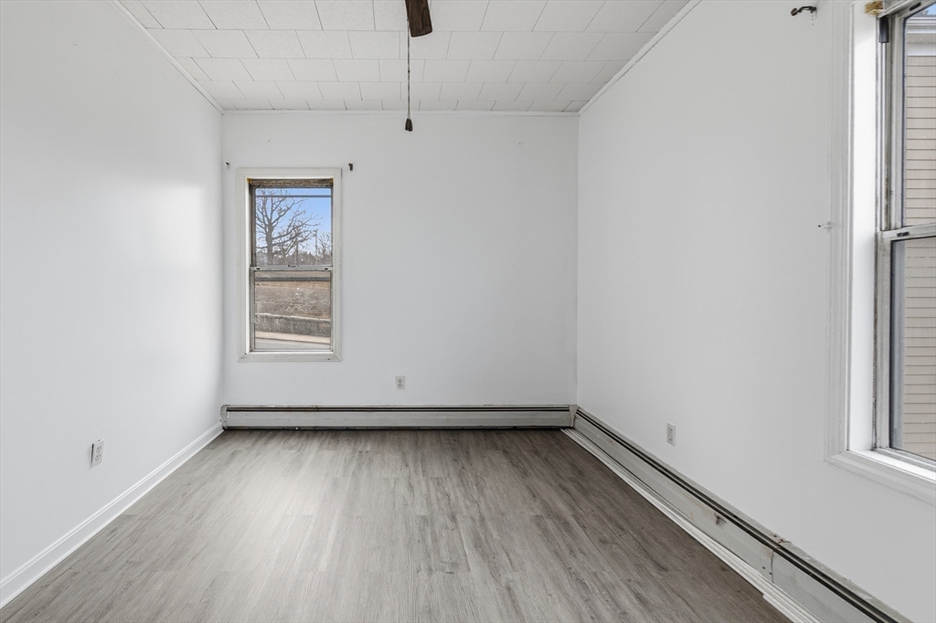 221 Beach Street Fall River, MA 02721 - Photo 13 of 32