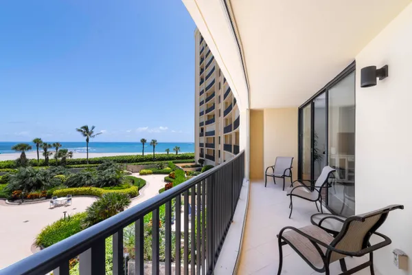 $2,500 | 300 Ocean Trail Way, Unit 305, Jupiter, FL 33477